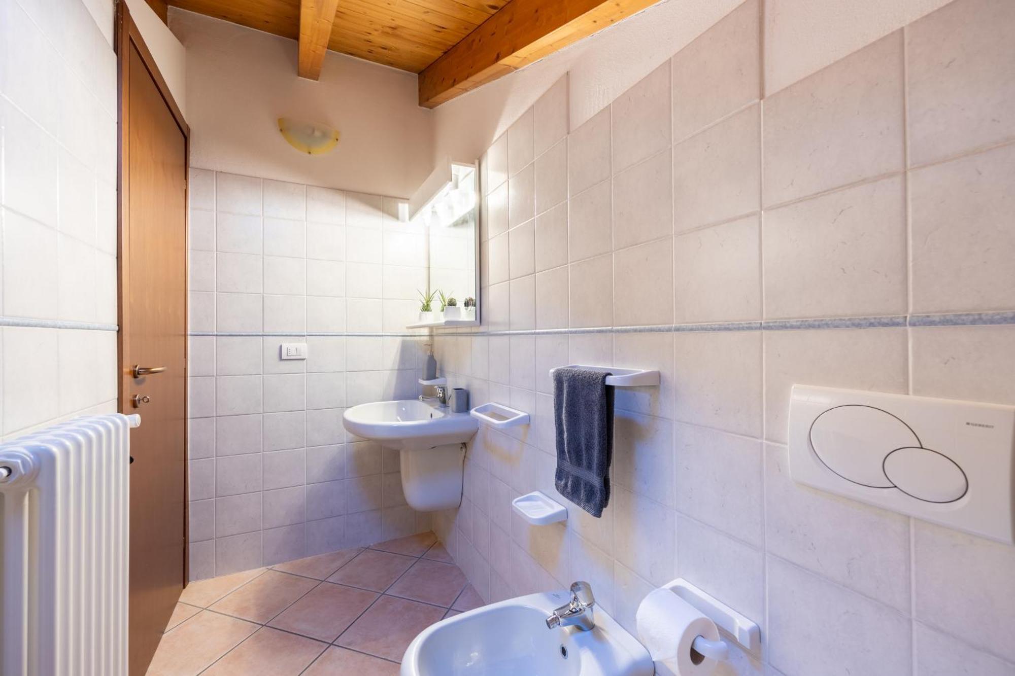 Lago Di Como - Luxury Panoramic Garden - Free Wifi Villa Gera Lario Bagian luar foto
